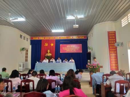 Bí thư Tỉnh ủy, Chủ tịch HĐND tỉnh Nguyễn Thành Tâm tiếp xúc cử tri sau kỳ họp thứ 10 HĐND 2 cấp tại phường IV